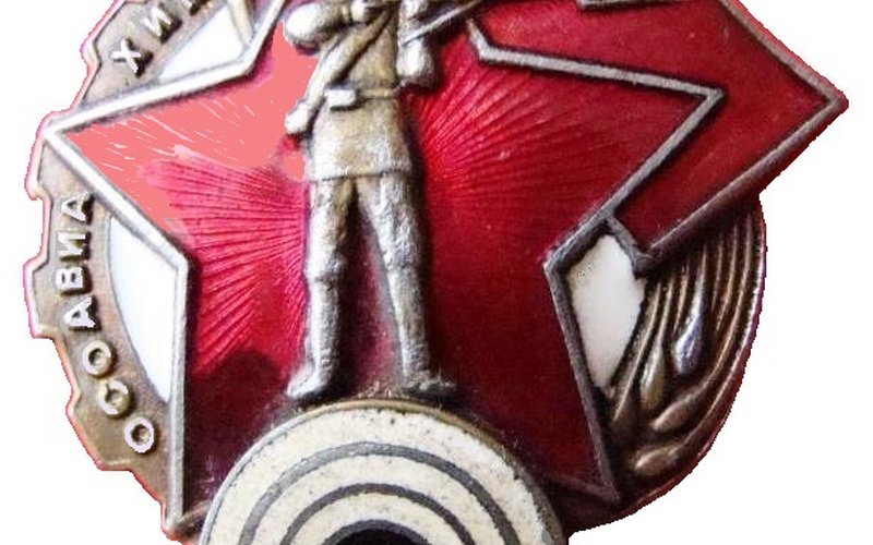Стрелок из лука удерживает тетиву с усилием 18-25 кг, но натяжение растянутой тетивы накапливает упр